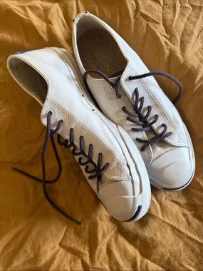 White Leather Men’s Sneakers with Dark Brown Laces